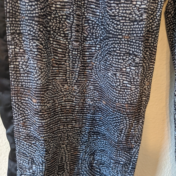 Lululemon pants - Picture 4 of 9